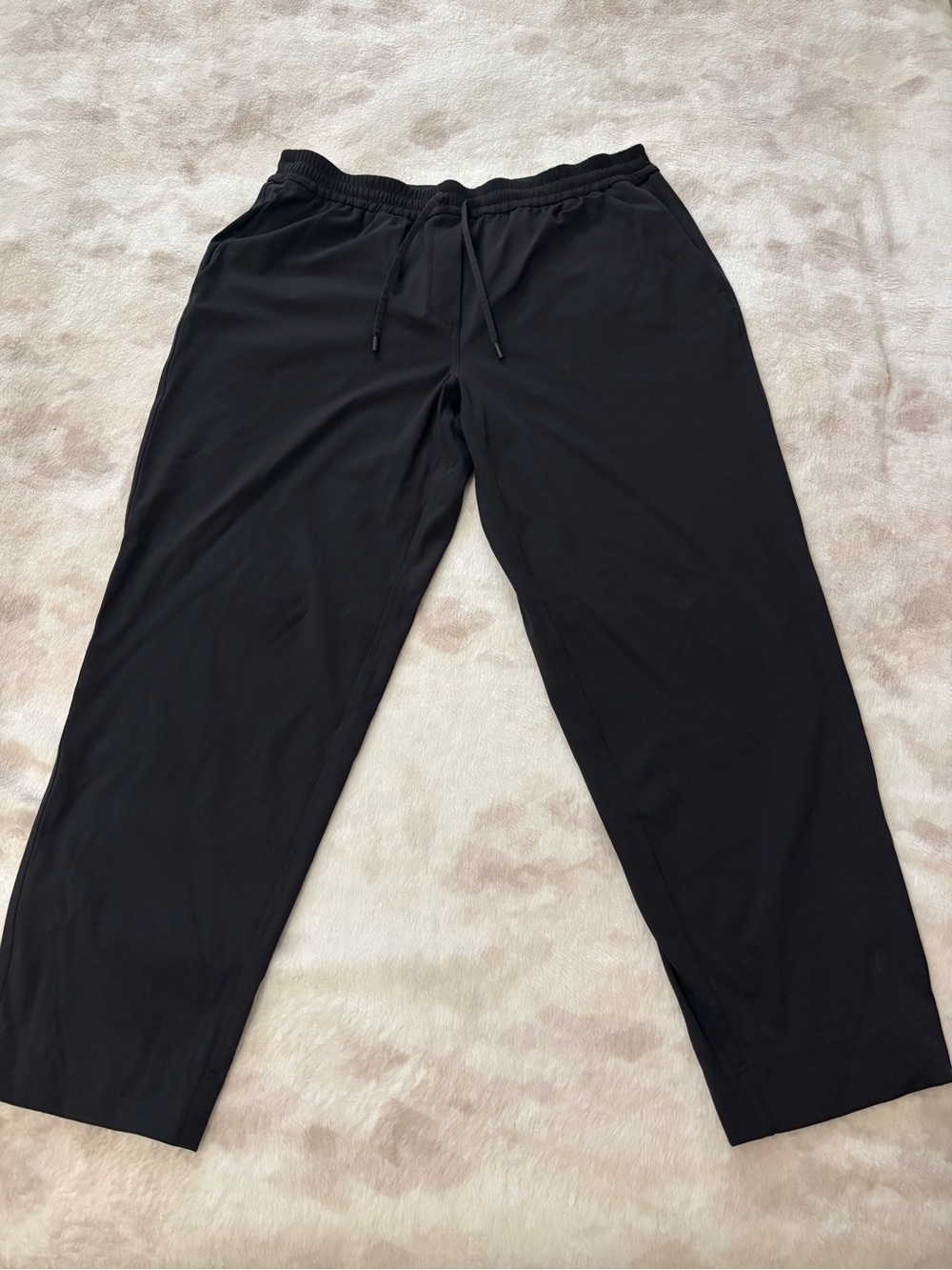 Lululemon on the Fly Womenโs Black Pants Size L